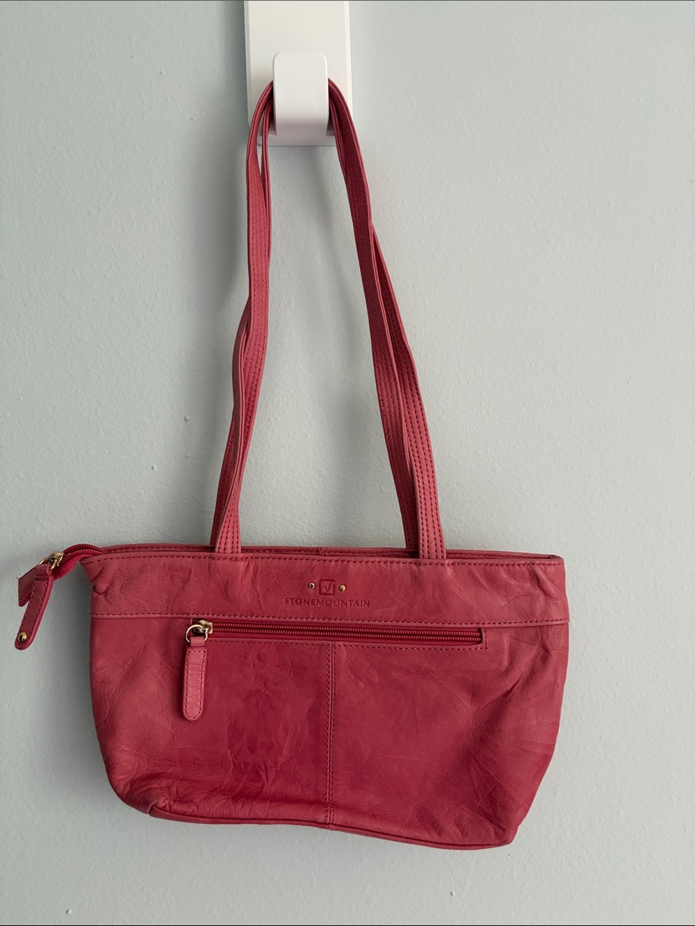 Stone Mountain Accessories Pink Leather Shoulder Bag